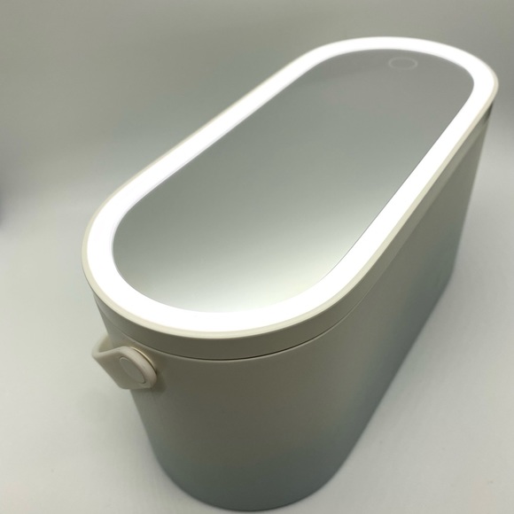 Buy One, Get One Free! NEW - MAKEUP CASE ORGANIZER | TRAVEL BOX LED MIRROR - Picture 2 of 6